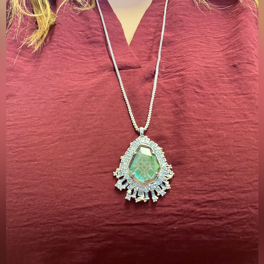 Kendra Scott Daenerys Necklace - Picture 5 of 5